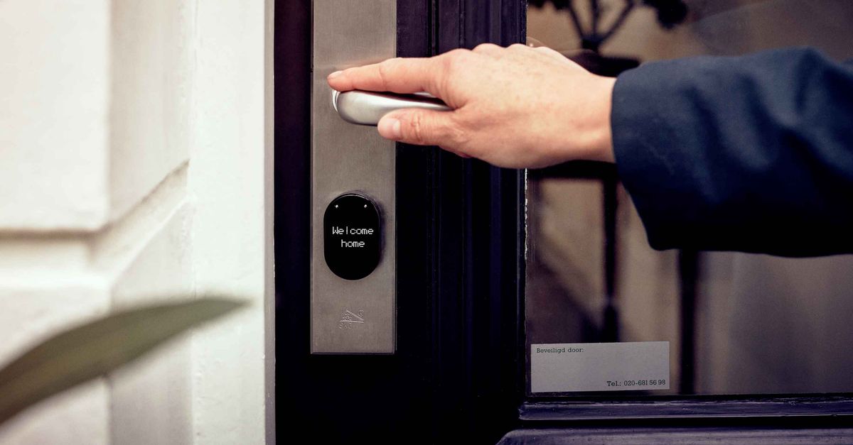 door lock repair home — Flushing Locksmith