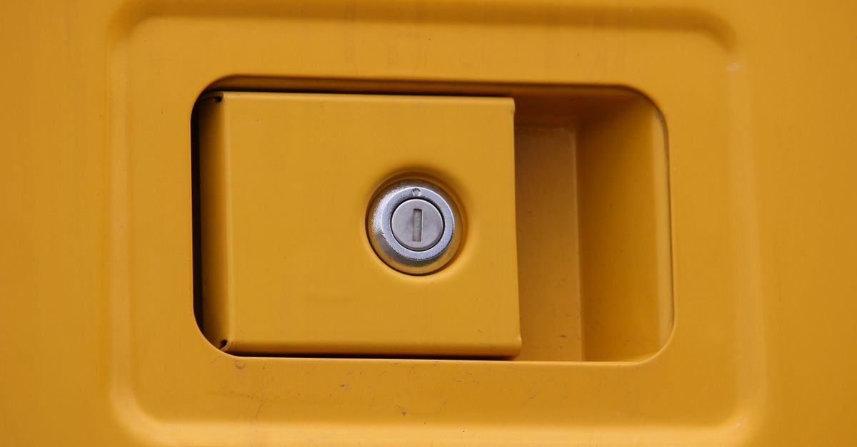 front door lock key — Flushing Locksmith